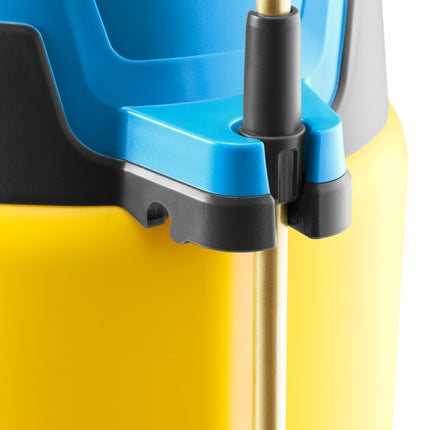Integrierter Lanzenhalter am Tank